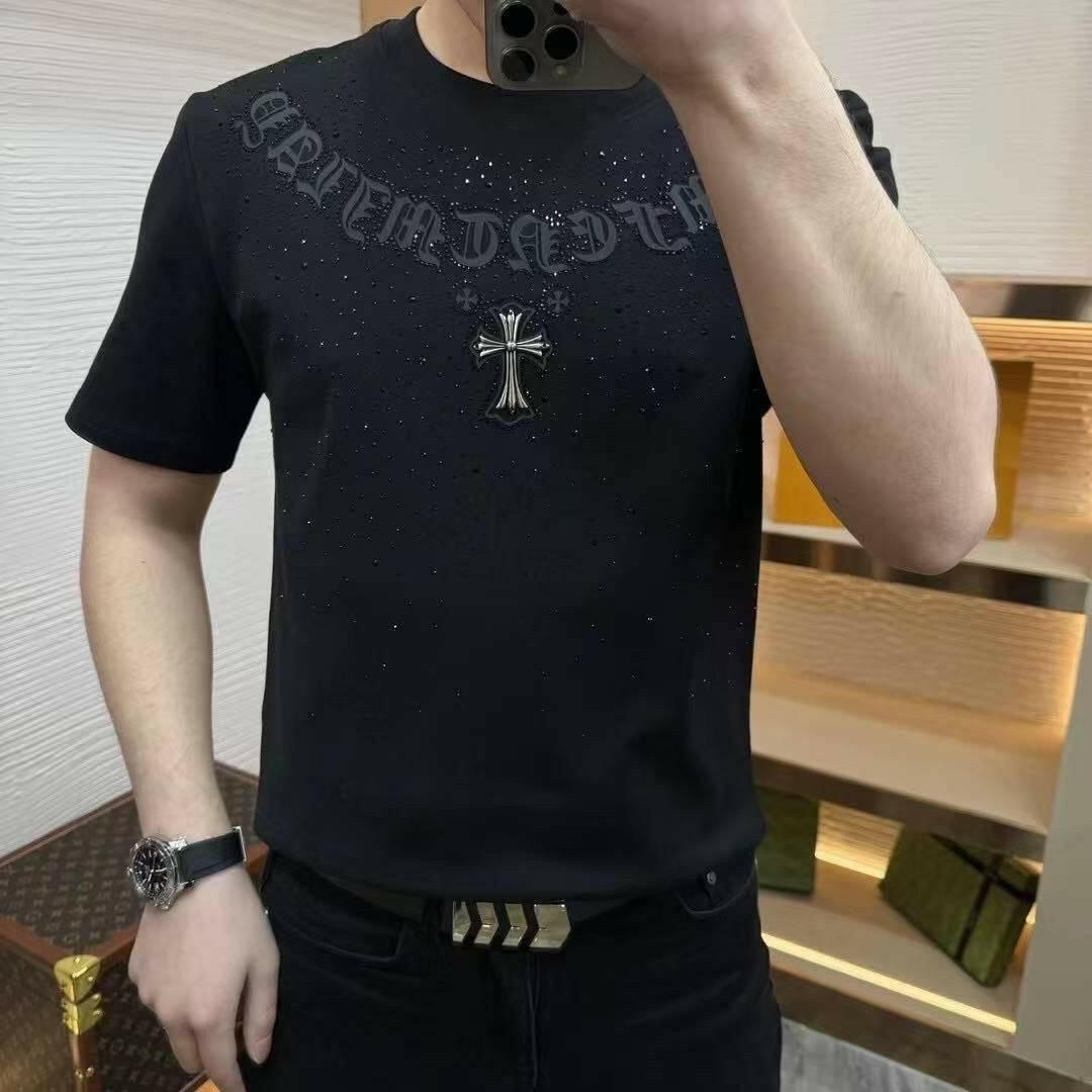 Gothic Black Cross Embellished T-Shirt (REGULAR FIT) - PERFÝ