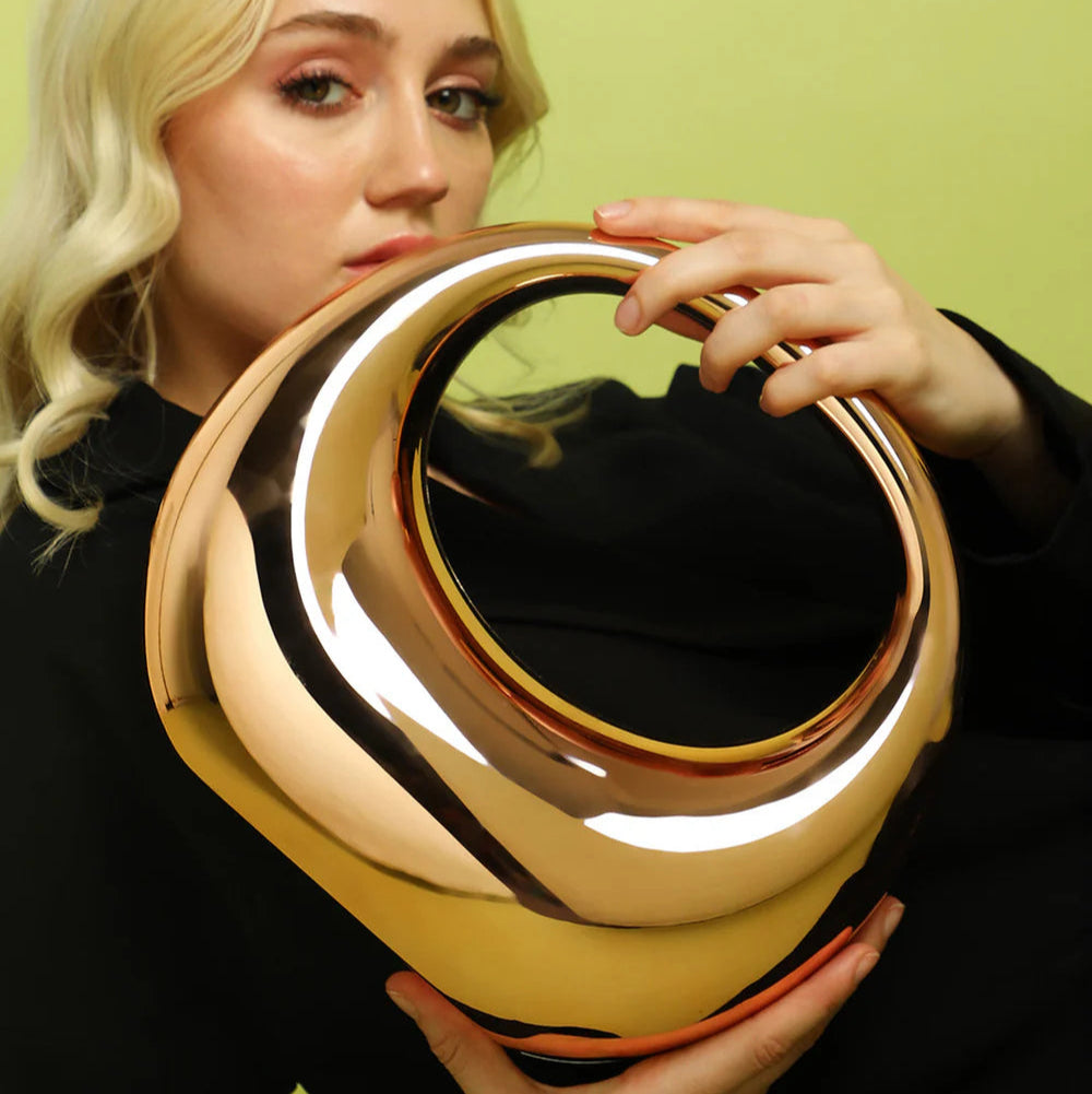 Luxury Gold Sculptural Handbag – Statement Fashion Accessory for Women - PERFÝ