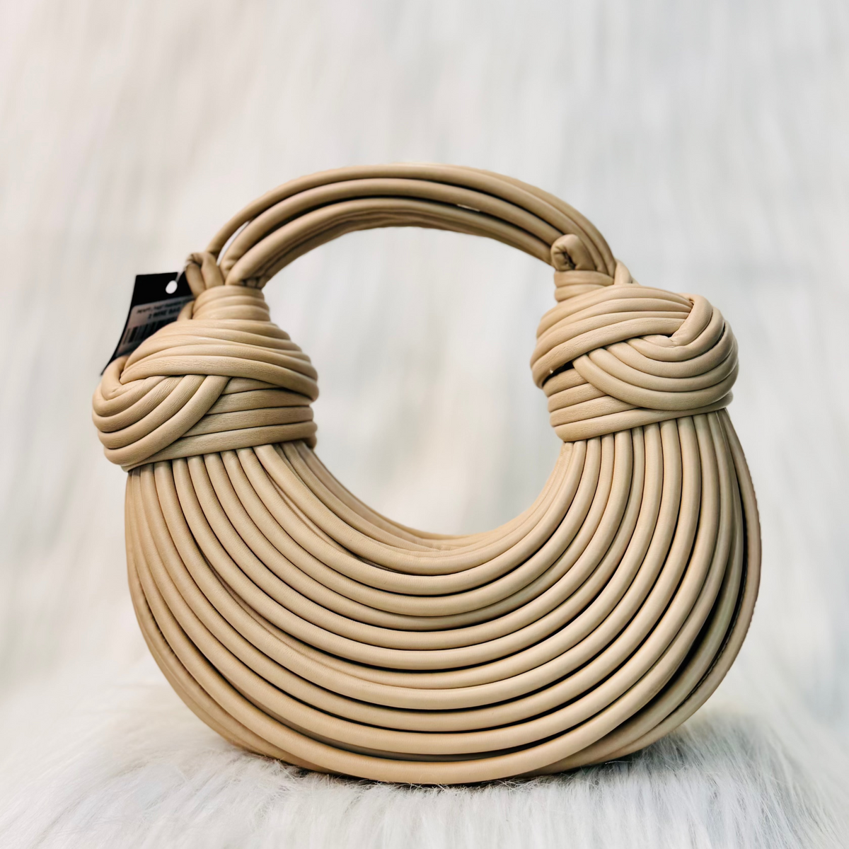 Elegant Wire Croc-Embossed Handbag – Luxury Structured Top-Handle Bag for Women - PERFÝ