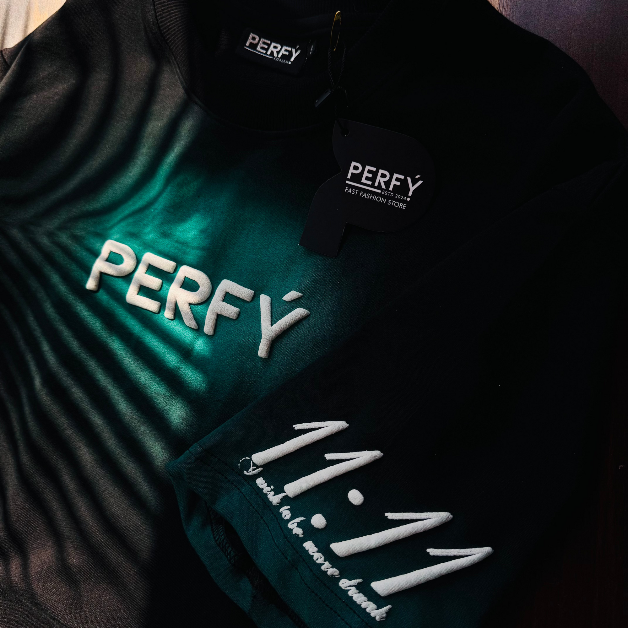 PERFÝ 11:11 GLOW UNISEX OVERSIZE TEES - PERFÝ