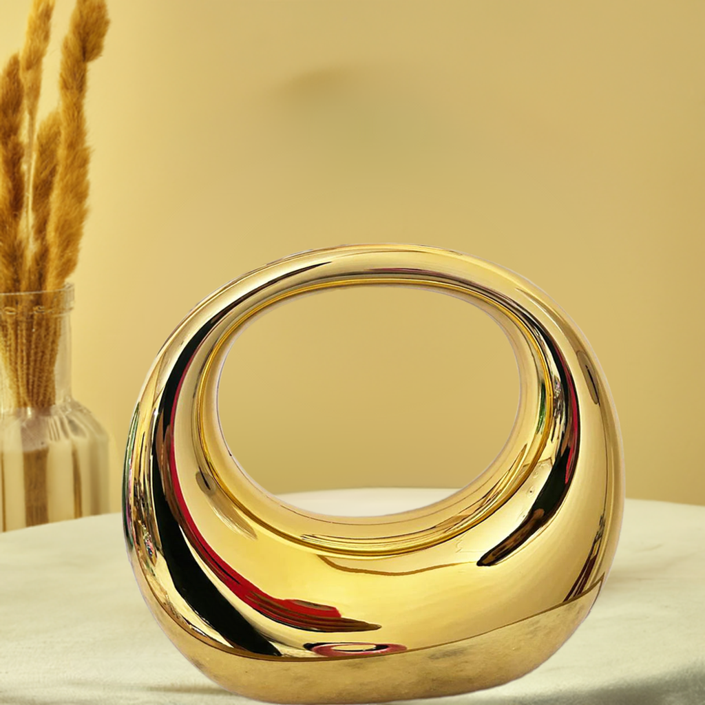 Luxury Gold Sculptural Handbag – Statement Fashion Accessory for Women - PERFÝ